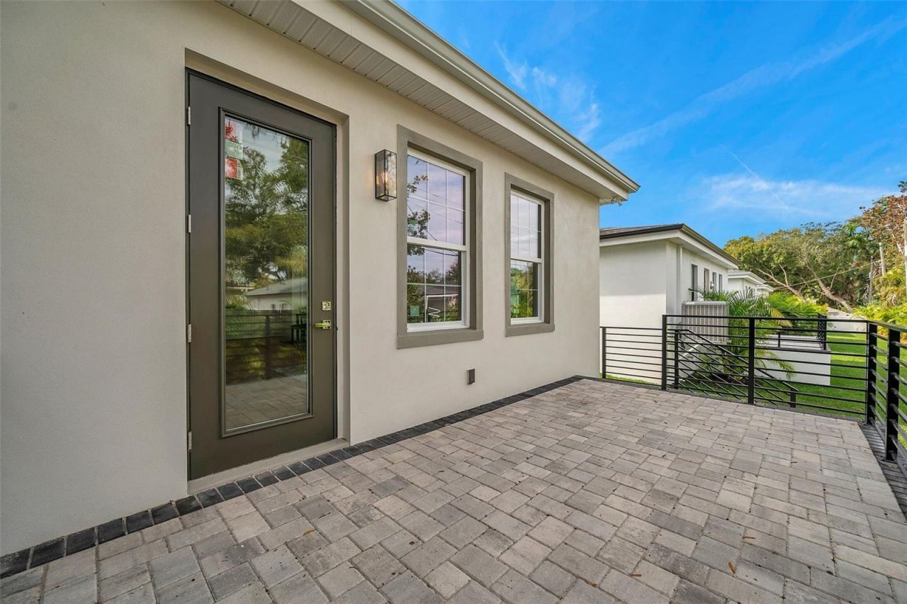 2369 Bahia Vista Street, Sarasota, FL 34239 Photo
