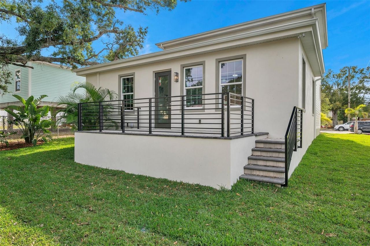 2369 Bahia Vista Street, Sarasota, FL 34239 Photo