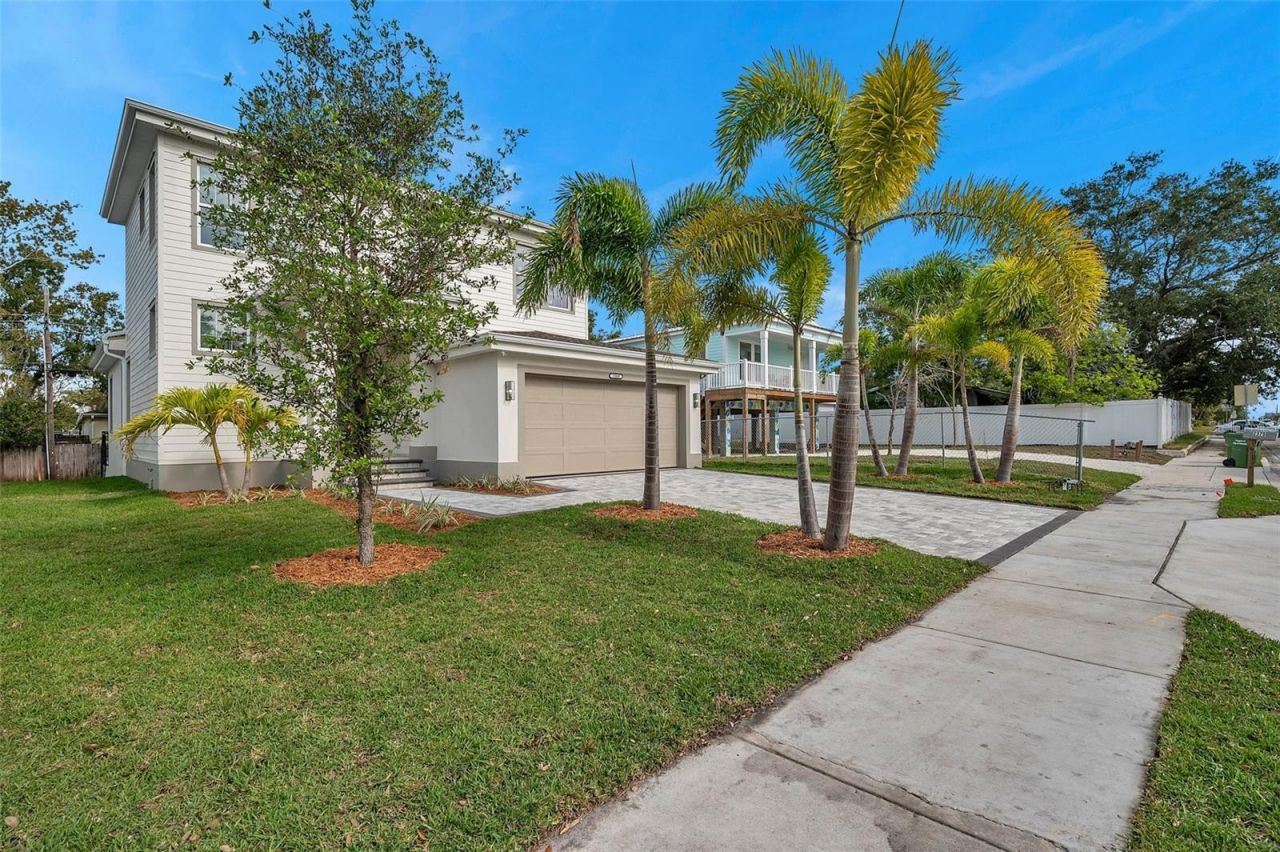 2369 Bahia Vista Street, Sarasota, FL 34239 Photo