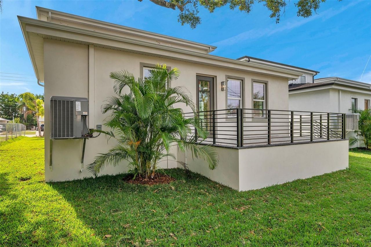 2369 Bahia Vista Street, Sarasota, FL 34239 Photo