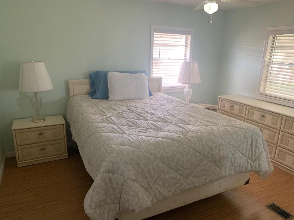 8217 SE Swan Avenue, Hobe Sound, FL 33455 Photo