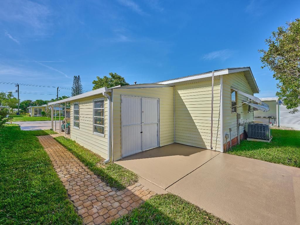 8217 SE Swan Avenue, Hobe Sound, FL 33455 Photo
