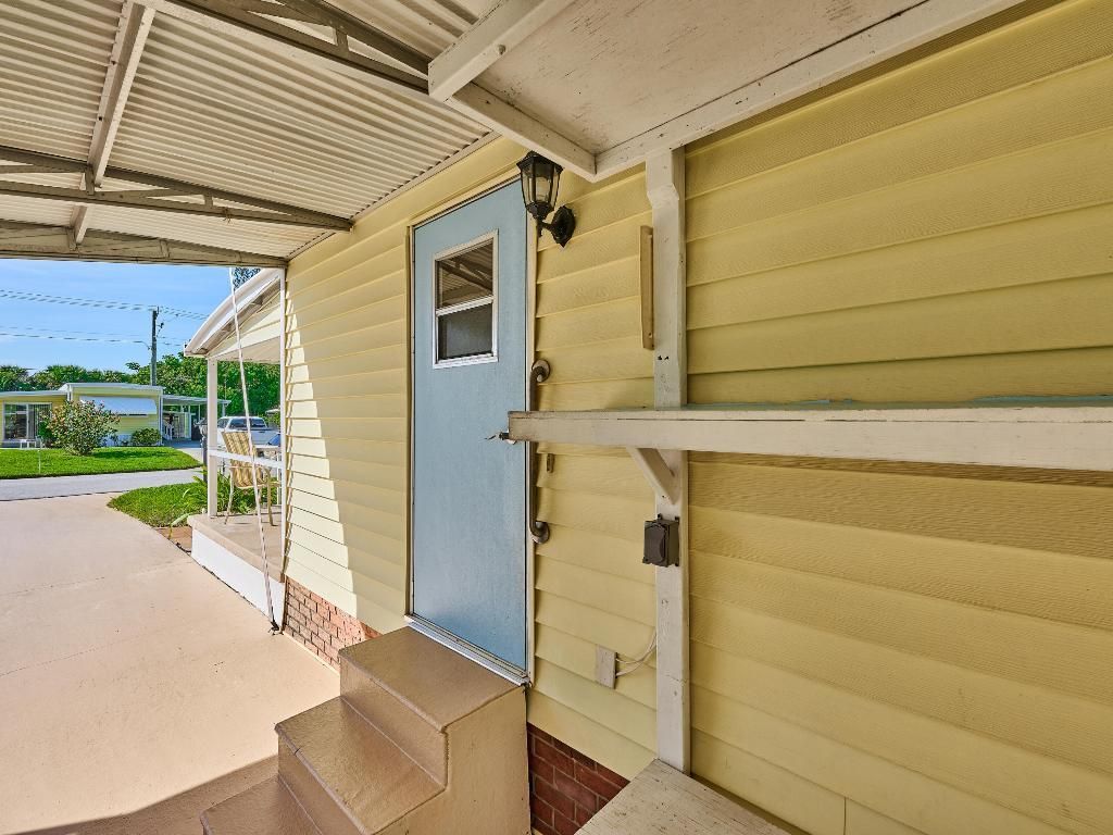 8217 SE Swan Avenue, Hobe Sound, FL 33455 Photo