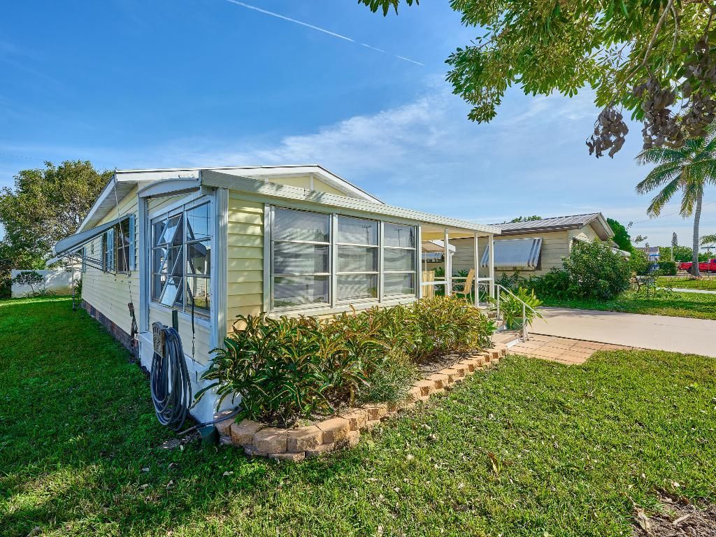 8217 SE Swan Avenue, Hobe Sound, FL 33455 Photo