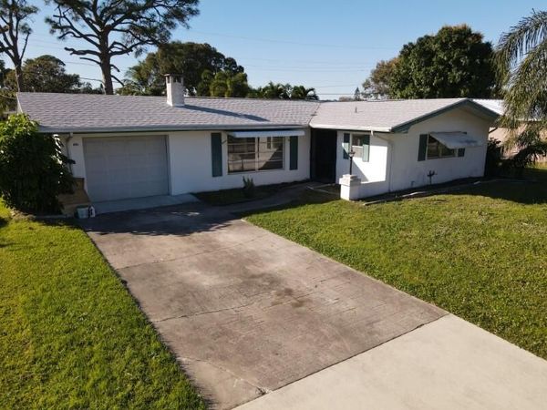 408 E Coconut Avenue, Port St. Lucie, FL 34952