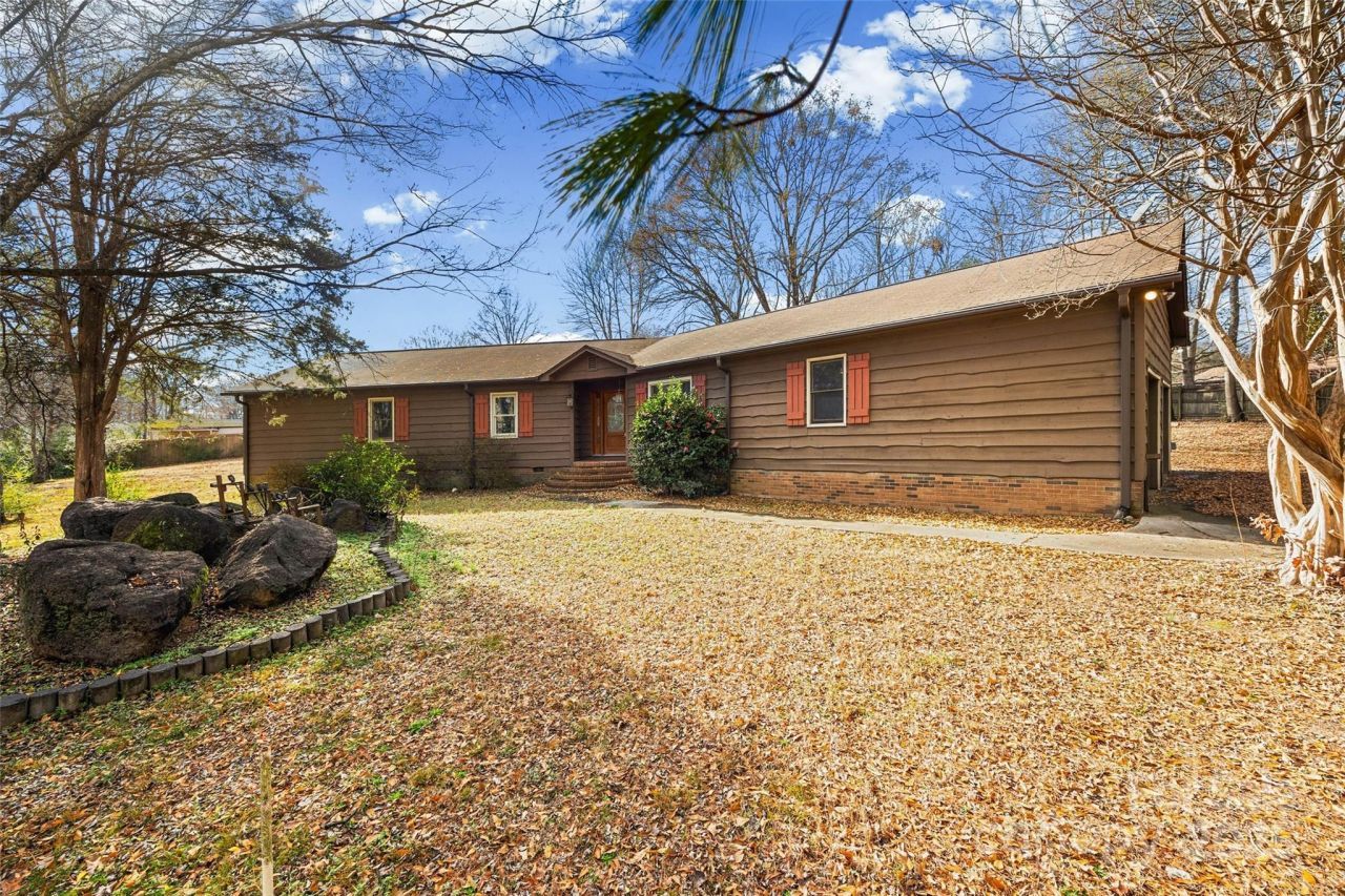 6233 Providence Court Nw, Concord, NC 28027 Main Photo