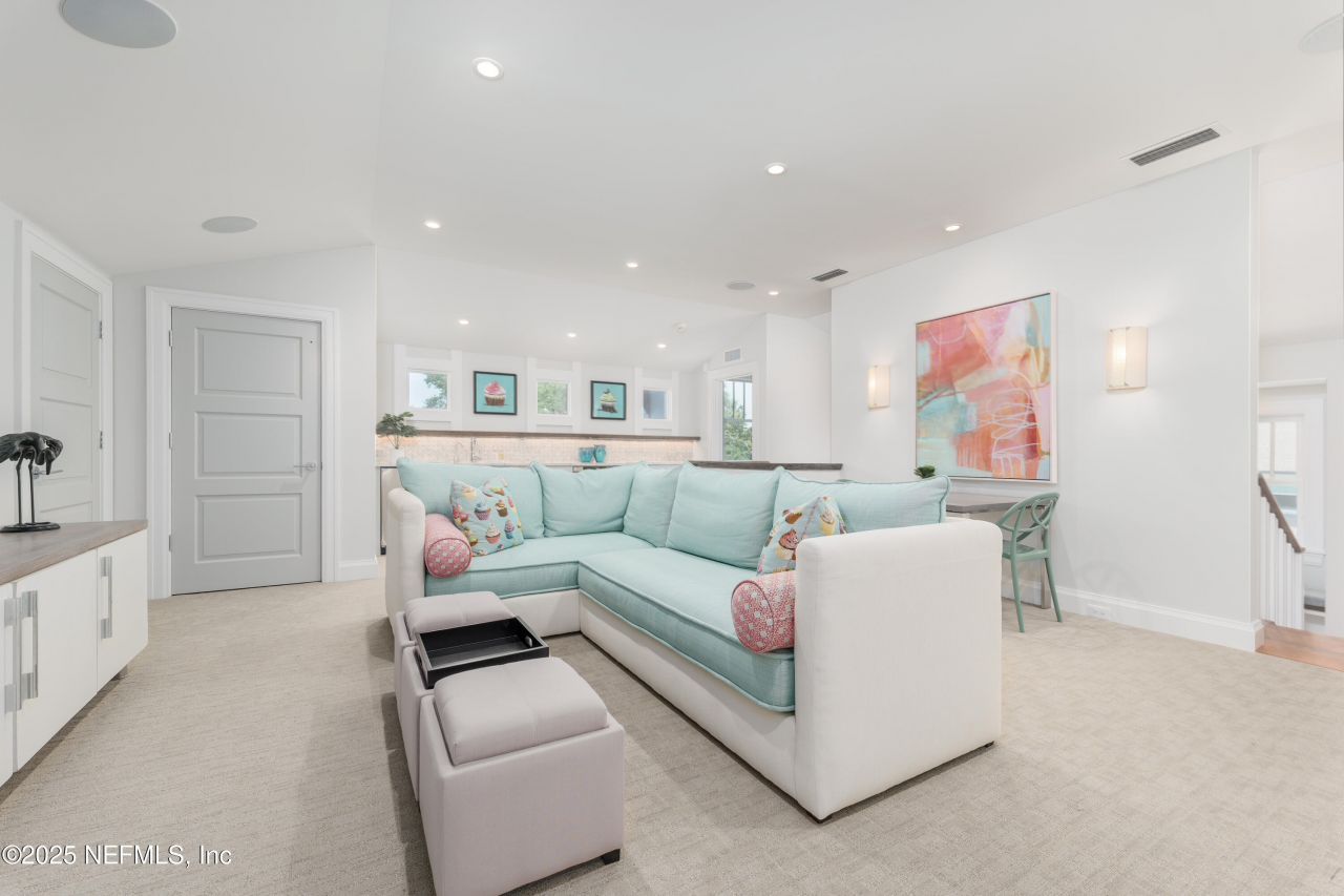 365 8th Street, Atlantic Beach, FL 32233 Photo