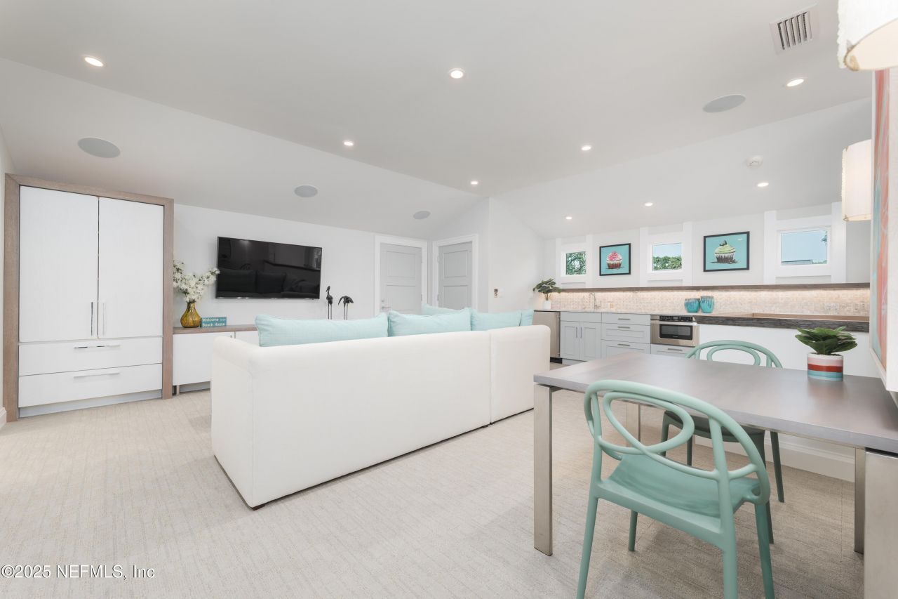 365 8th Street, Atlantic Beach, FL 32233 Photo