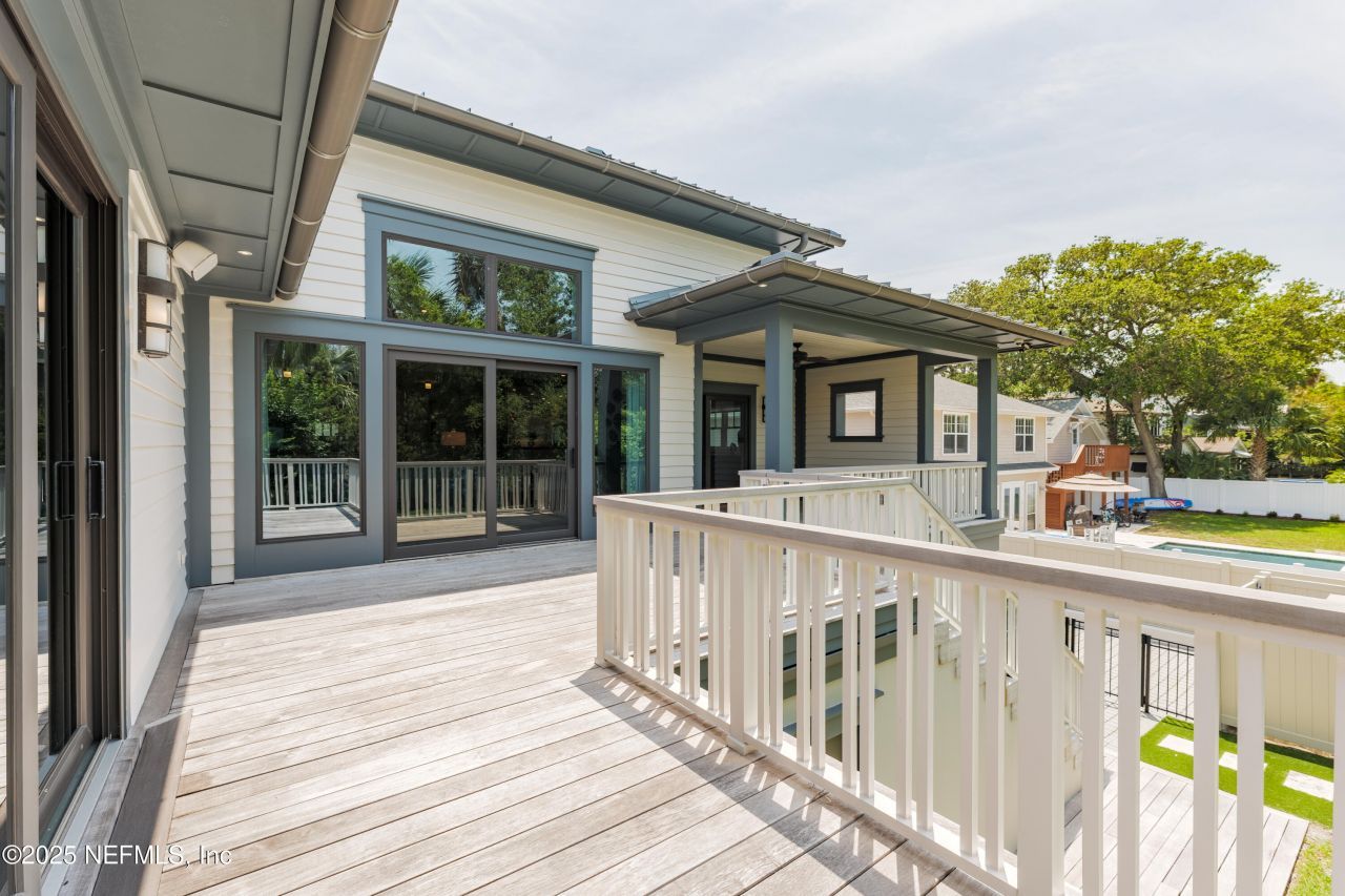 365 8th Street, Atlantic Beach, FL 32233 Photo