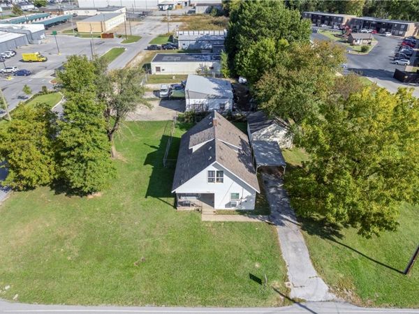 722 Oak Avenue, Springdale, AR 72764