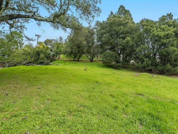 9 Charles Hill Rd, Orinda, CA 94563