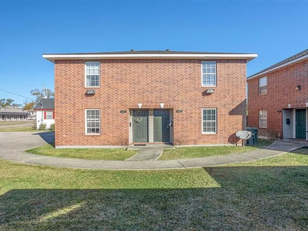 3855 Common Street, Lake Charles, LA 70607