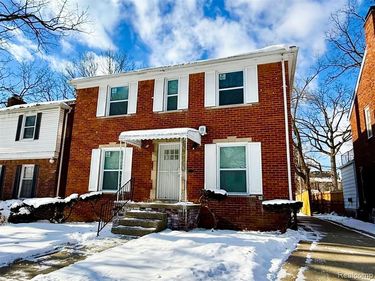 18611 Pinehurst Street, Detroit, MI 48221