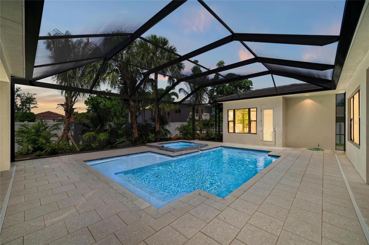 1516 S Orange Avenue, Sarasota, FL 34239 Photo