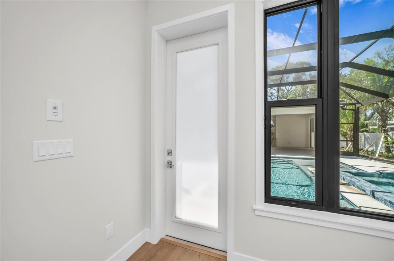 1516 S Orange Avenue, Sarasota, FL 34239 Photo