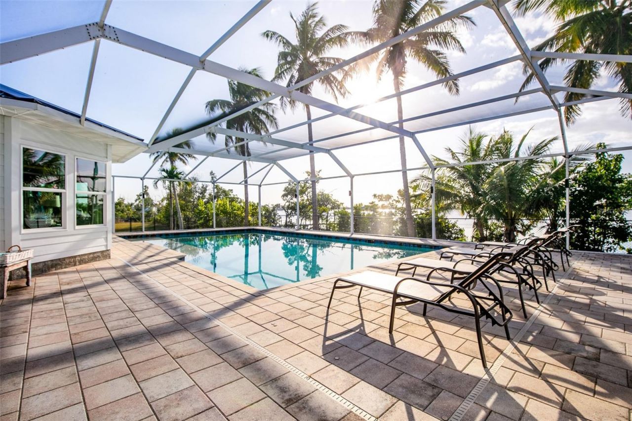 12201 Shoreview Drive, Matlacha, FL 33993 Photo