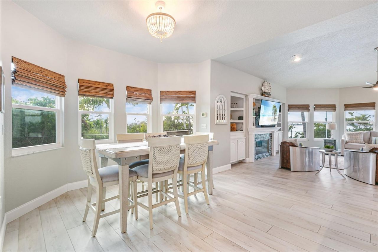 12201 Shoreview Drive, Matlacha, FL 33993 Photo