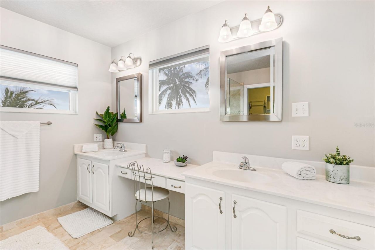 12201 Shoreview Drive, Matlacha, FL 33993 Photo