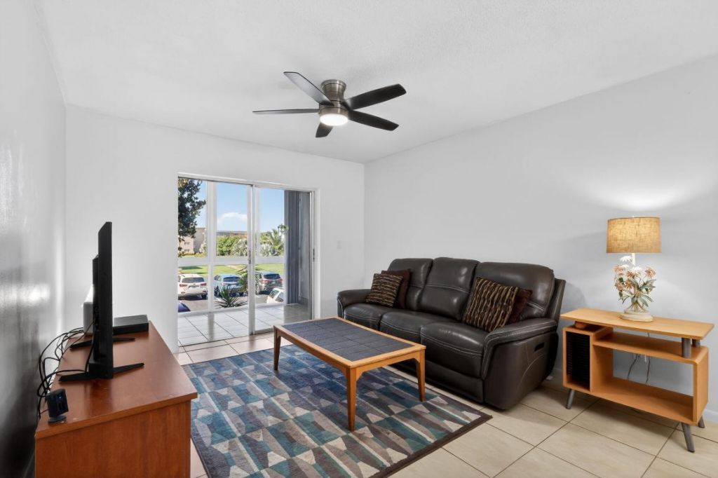 2615 NE 1st Court, Unit 201, Boynton Beach, FL 33435 Photo