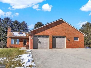 1100 MILLCREEK ROAD, YORK, PA 17404