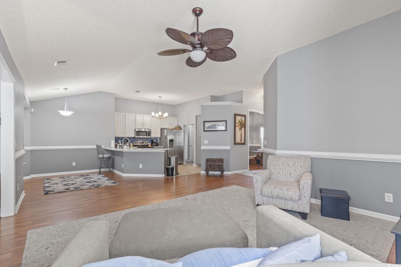 6009 Mossy Oaks Dr. Photo 5