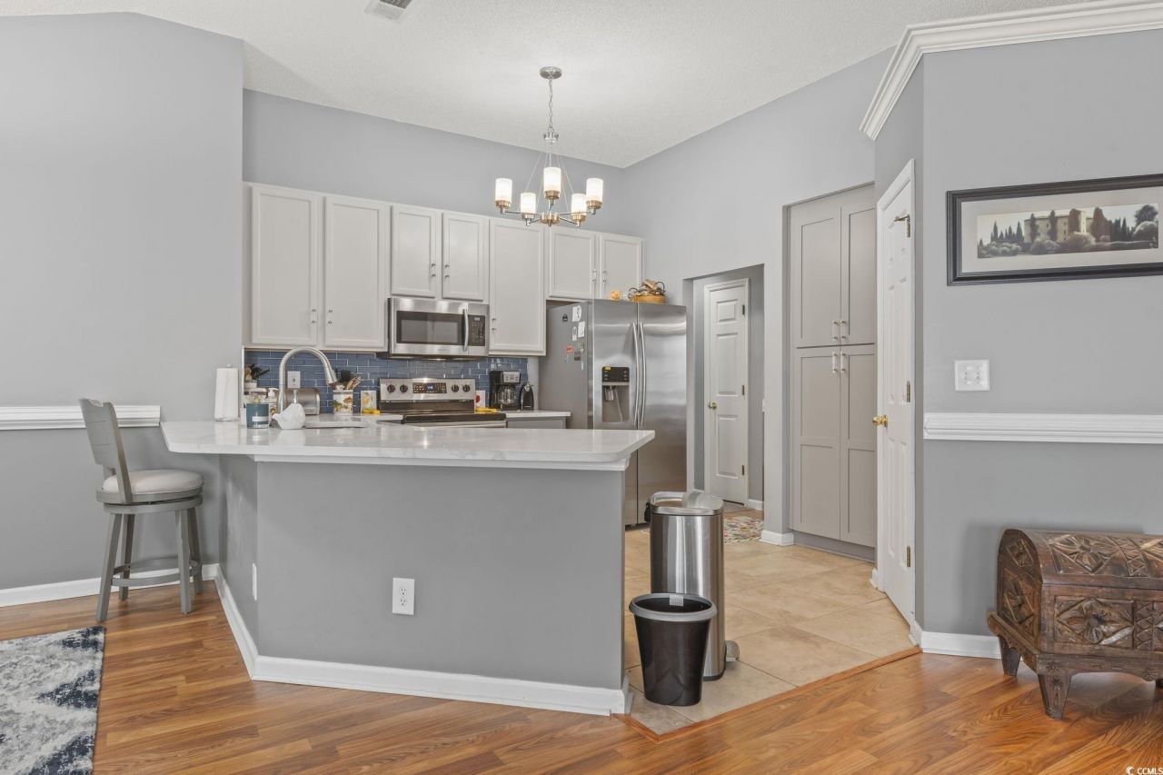 6009 Mossy Oaks Dr. Photo 9