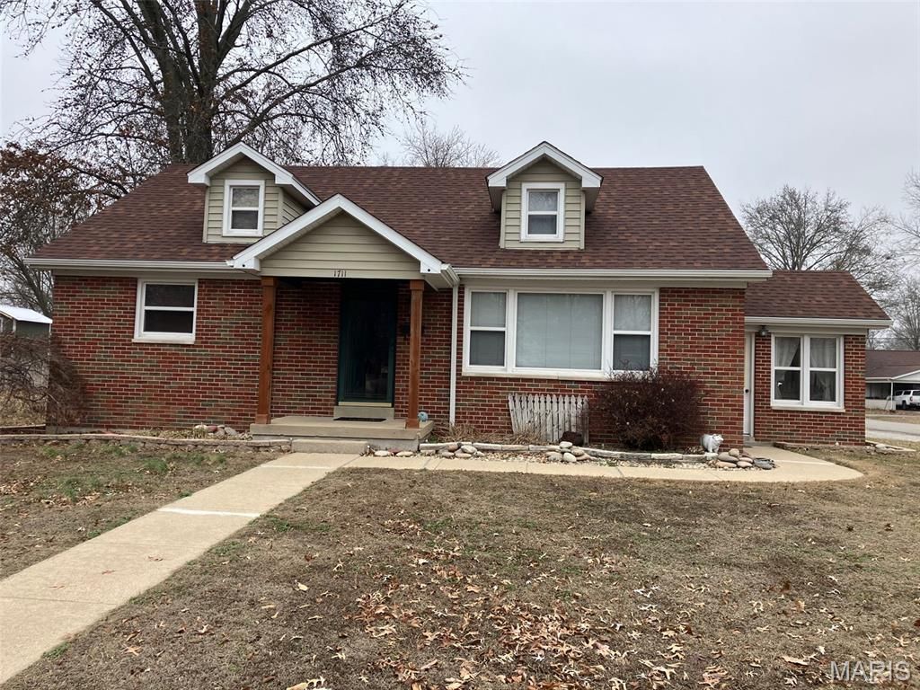 1711 Livingston Street, Carlyle, IL 62231 Main Photo