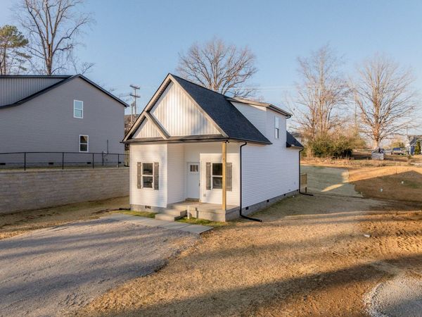 1118C W First Street, Dickson, TN 37055