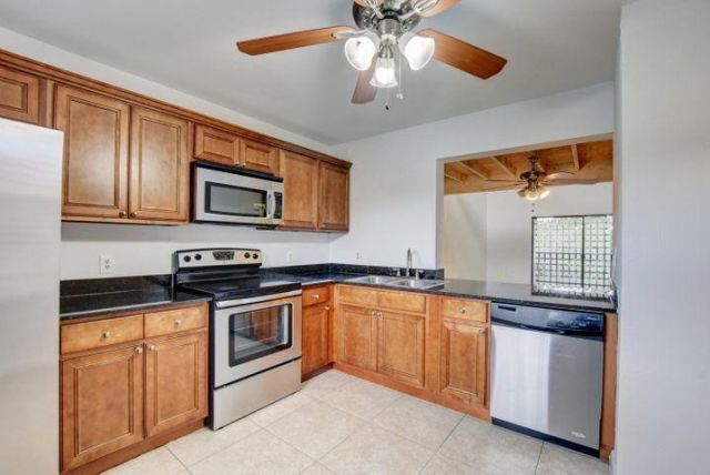 2006 Lakeview Drive W, Royal Palm Beach, FL 33411 Photo