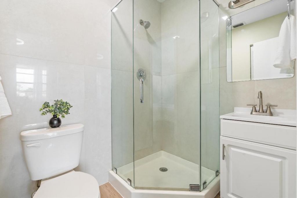 1101 Cactus Terrace, Unit 203, Delray Beach, FL 33445 Photo