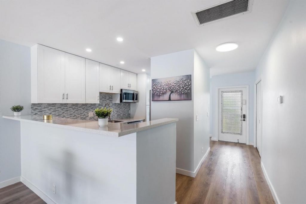 1101 Cactus Terrace, Unit 203, Delray Beach, FL 33445 Photo