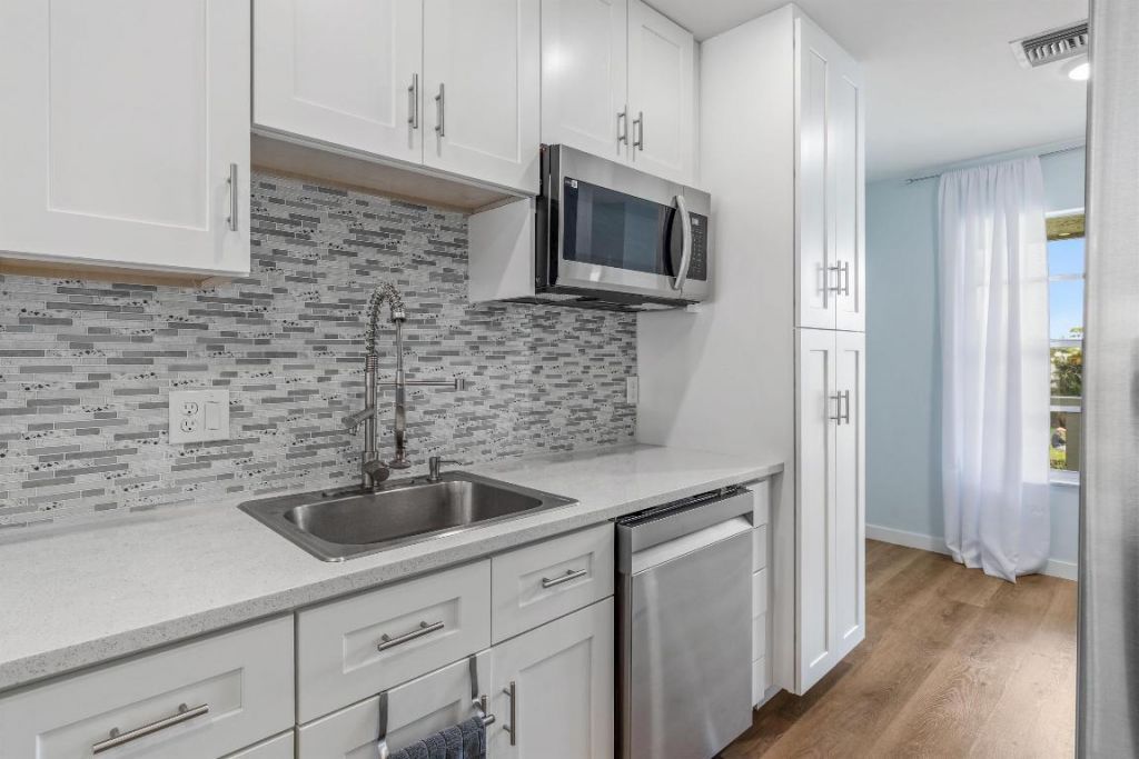 1101 Cactus Terrace, Unit 203, Delray Beach, FL 33445 Photo