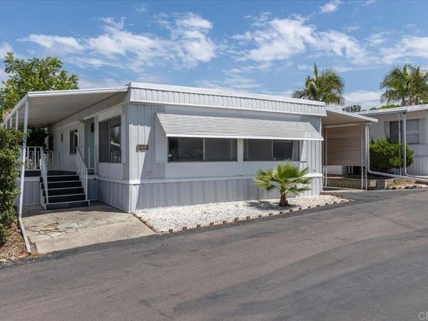 718 Sycamore Avenue, Unit 109, Vista, CA 92083