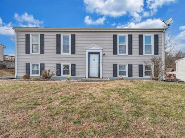 2868 Silver Leaf DR, Salem, VA 24153