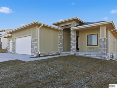 21723 Glenmore Drive, Gretna, NE 68028