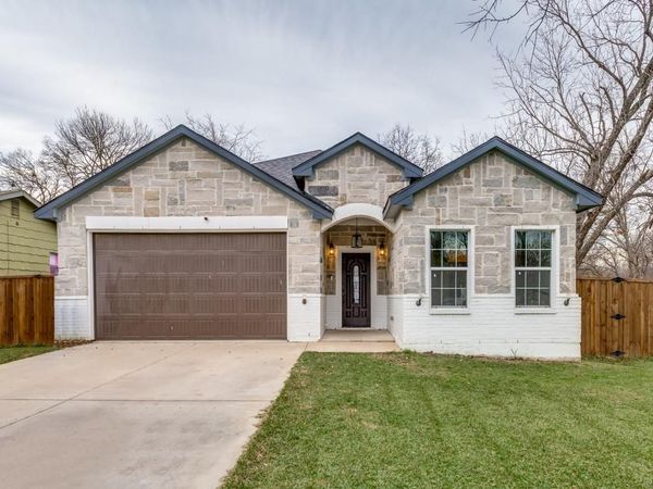 908 E Decatur Street , Ennis, TX 75119