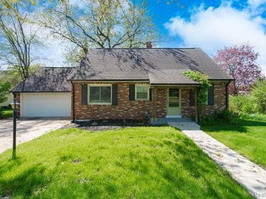 5721 Corunna Avenue, Independence Twp, MI 48346