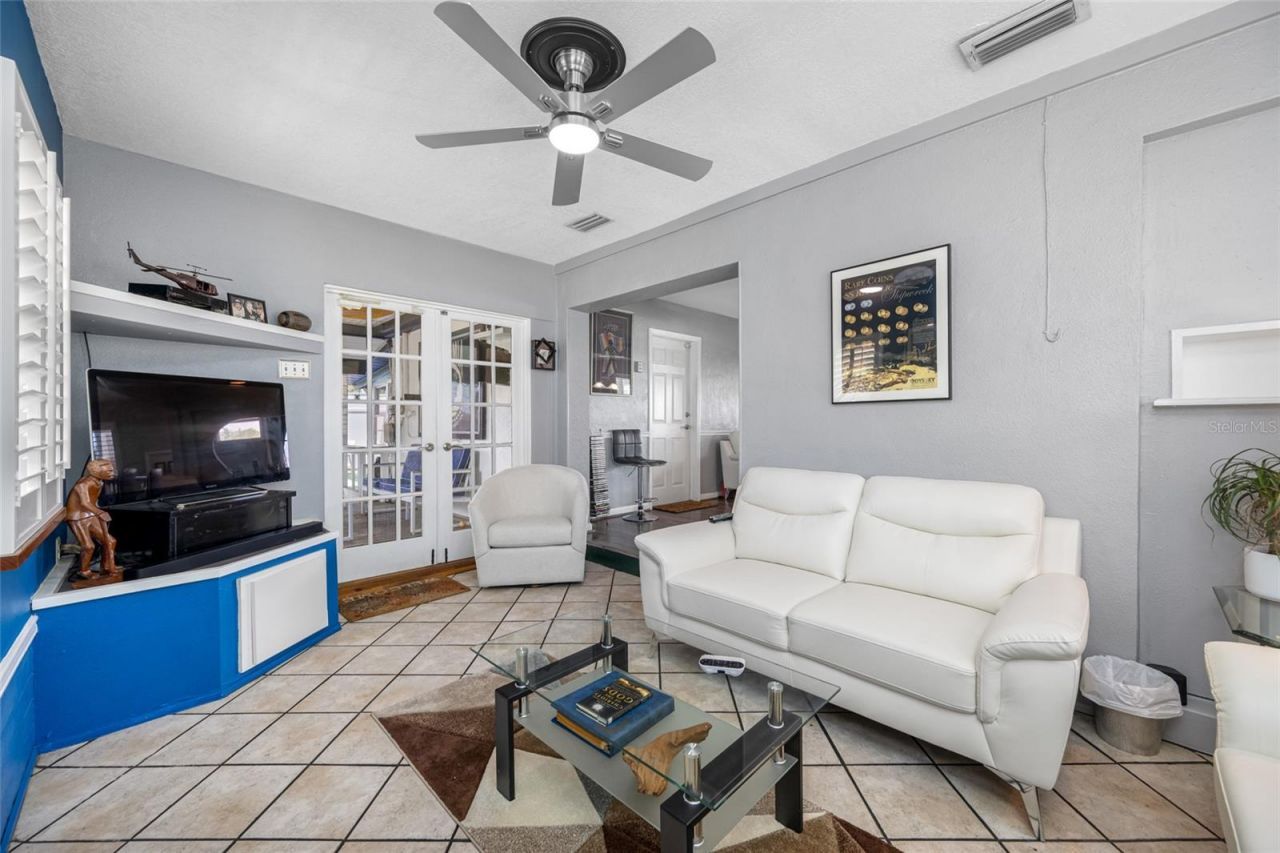 8444 8th Way N, Saint Petersburg, FL 33702 Photo