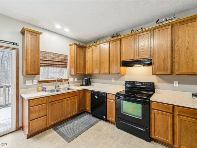 3769 Freedom Place, Lorain, OH 44053 Photo 8