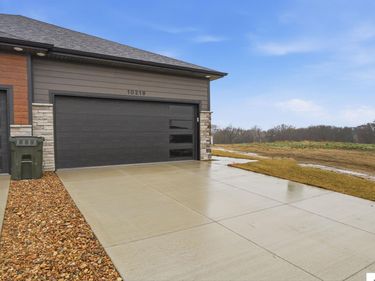 10216 Hascall Circle, Lincoln, NE 68520