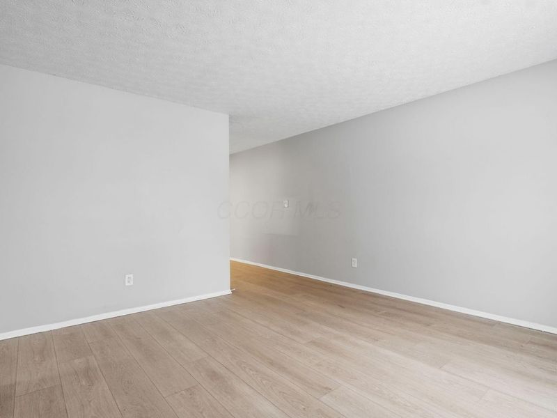 2526 Queenswood Drive, Columbus, OH 43219 Photo 10