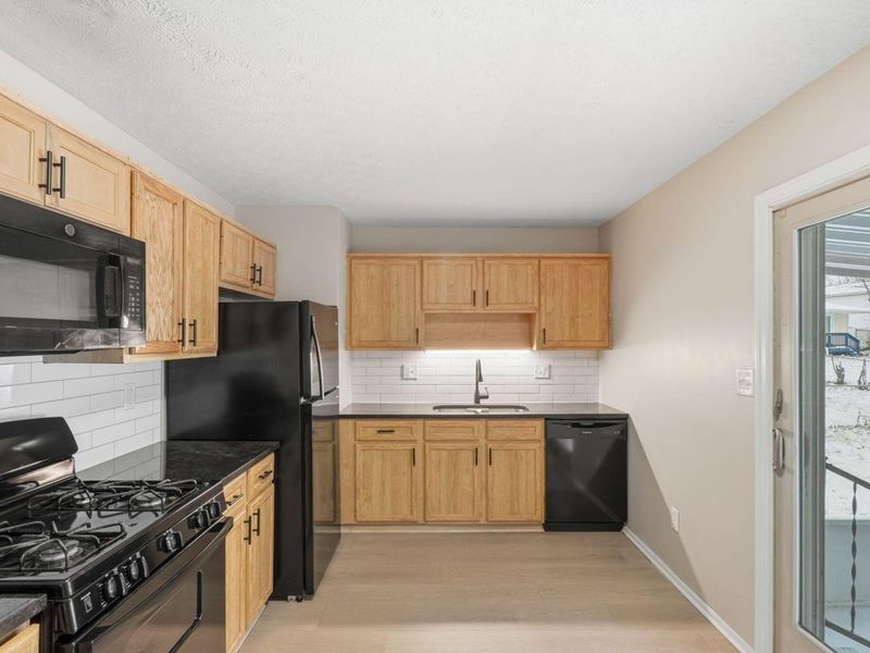 2526 Queenswood Drive, Columbus, OH 43219 Photo 13