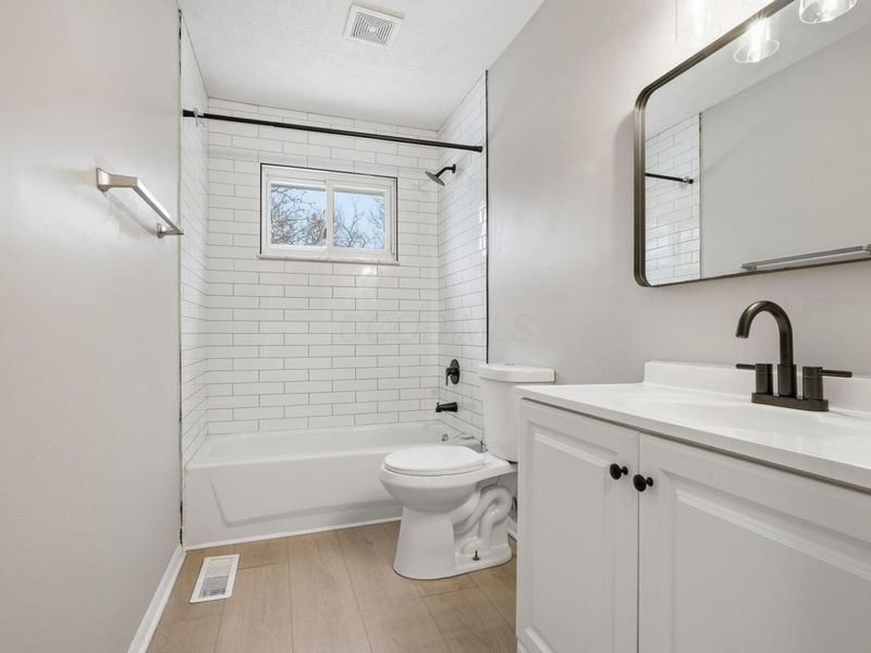 2526 Queenswood Drive, Columbus, OH 43219 Photo 19