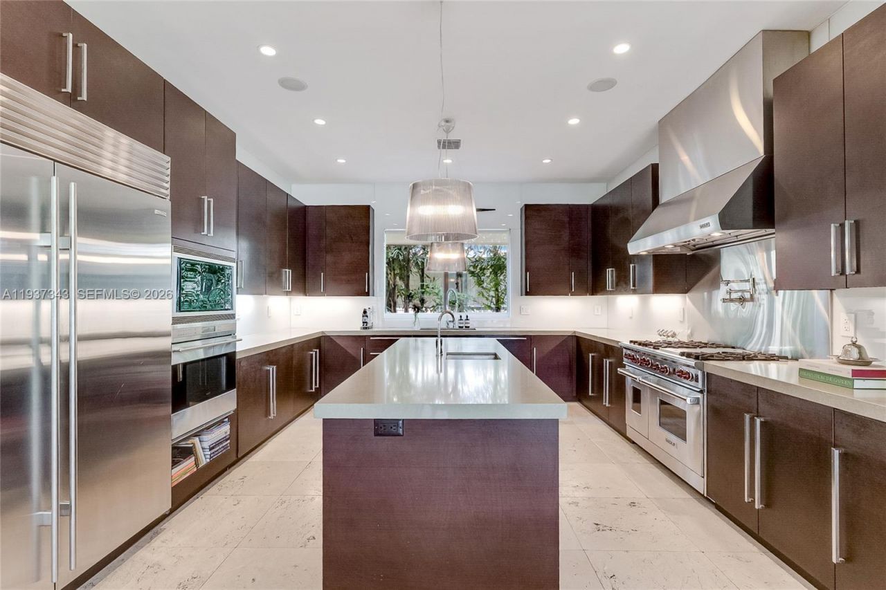 3835 Carole Ct , Miami, FL 33133 Photo