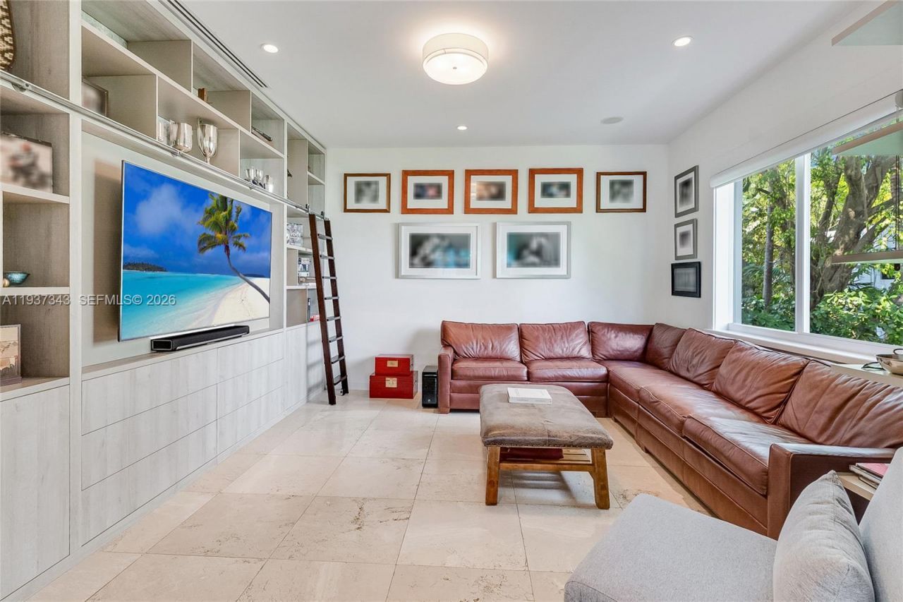 3835 Carole Ct , Miami, FL 33133 Photo