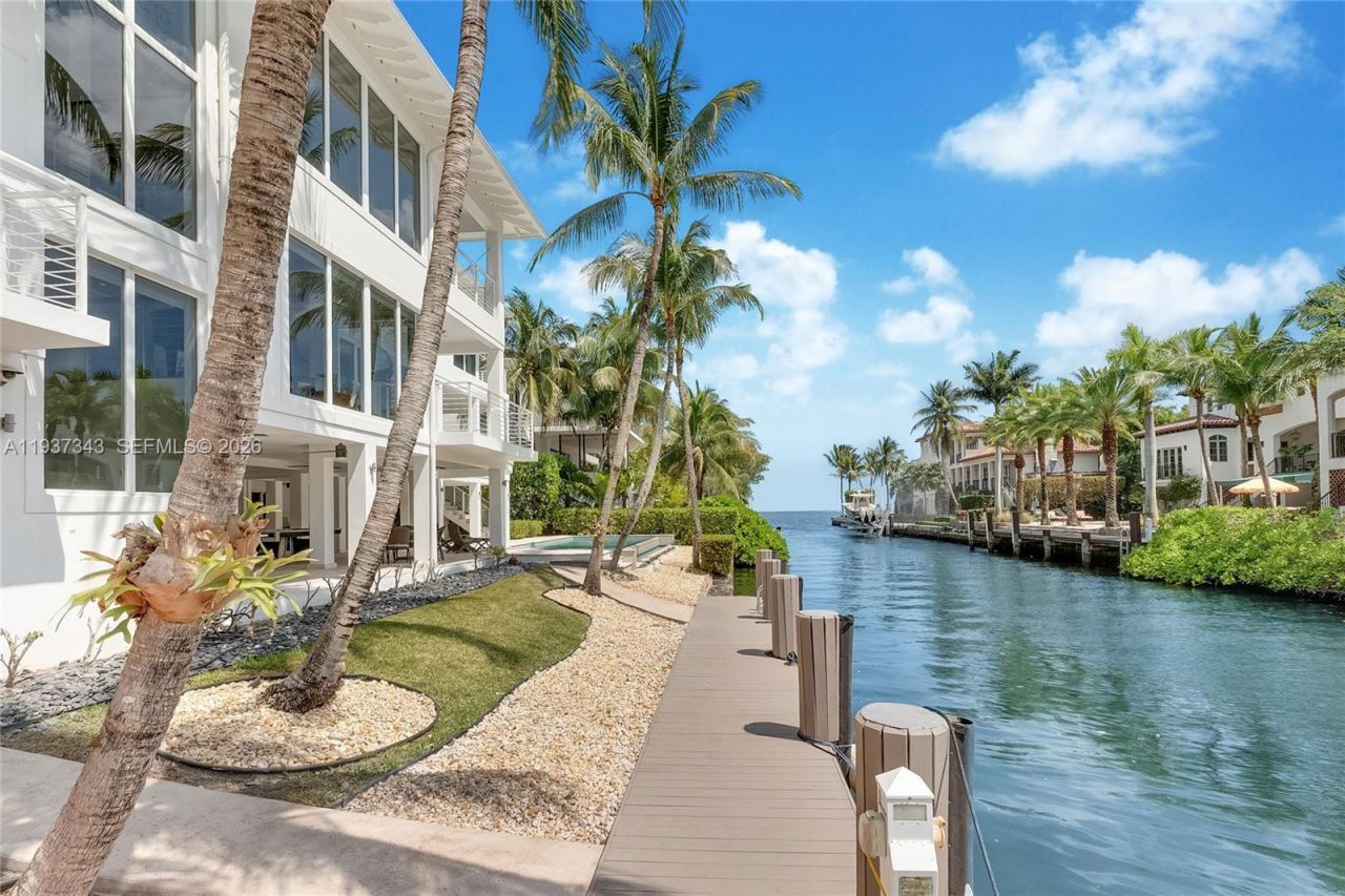 3835 Carole Ct, Miami, FL 33133 Photo