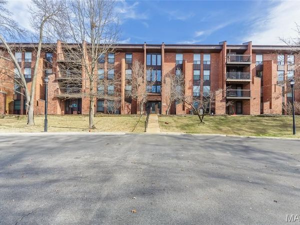 585 Coeur De Royale Drive, Unit 201, Creve Coeur, MO 63141