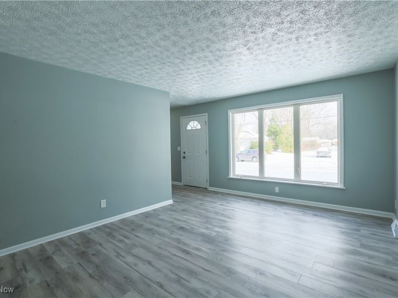 532 Wesley Avenue, Elyria, OH 44035 Photo 4