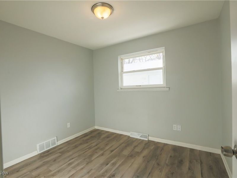 532 Wesley Avenue, Elyria, OH 44035 Photo 6