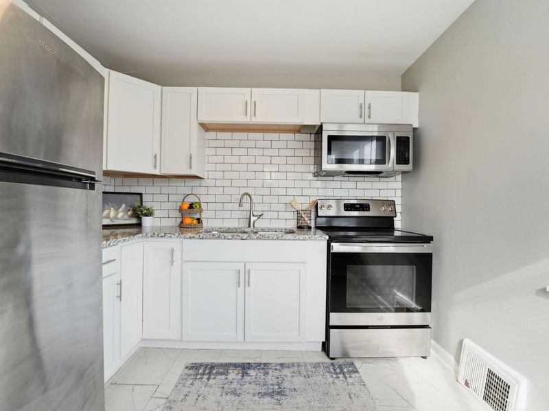 1362 Clinton Street, Columbus, OH 43211 Photo 12
